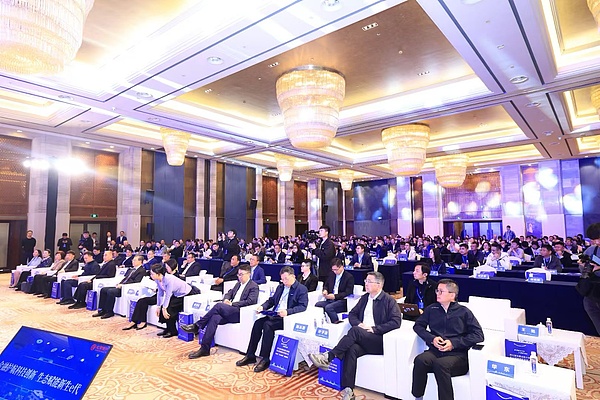 比特币王者归来：52%市占率背后的市场暗流